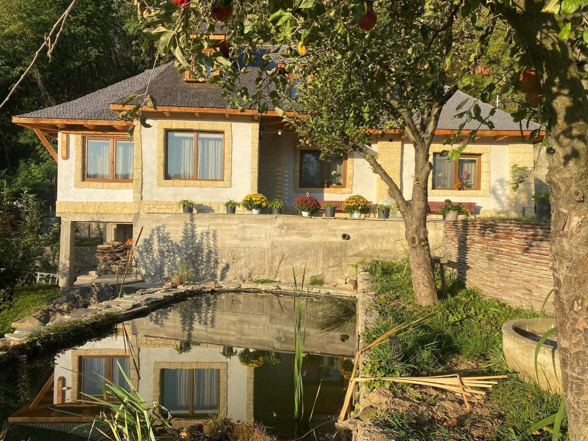 Casa Cu Sindrila Villa วาเลนี เด มุนเต ภายนอก รูปภาพ
