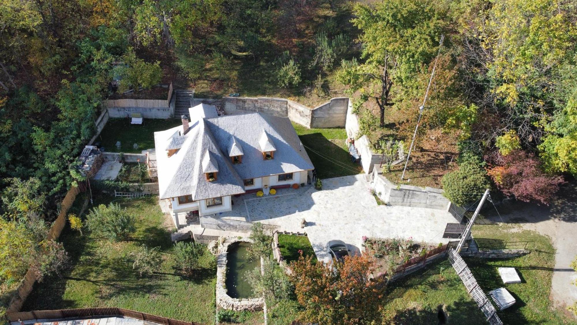 Casa Cu Sindrila Villa วาเลนี เด มุนเต ภายนอก รูปภาพ