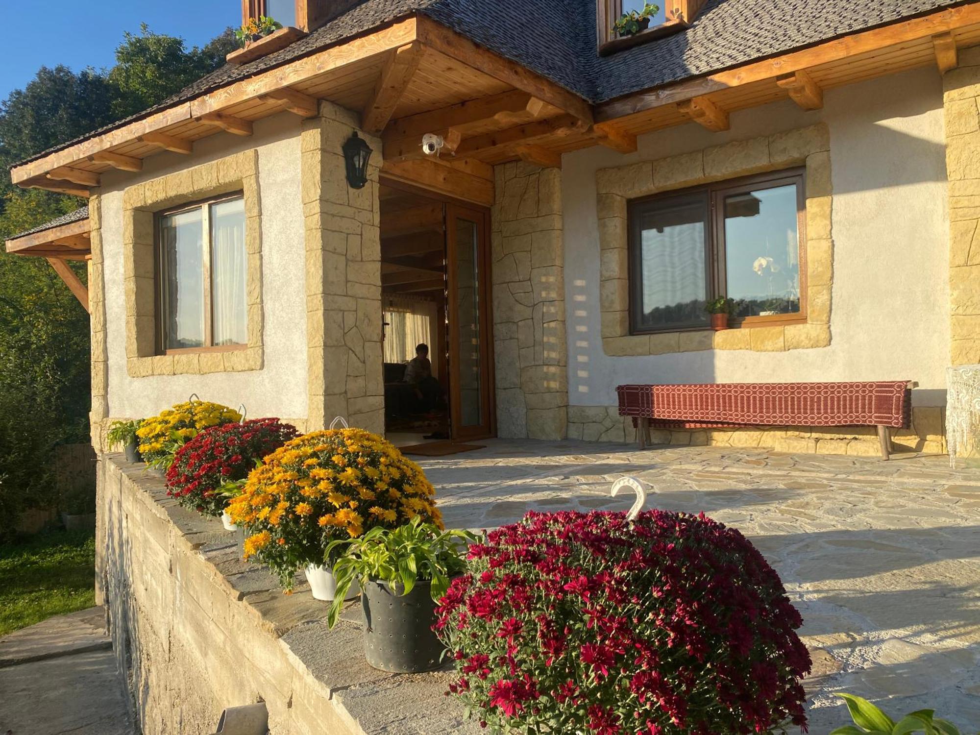 Casa Cu Sindrila Villa วาเลนี เด มุนเต ภายนอก รูปภาพ