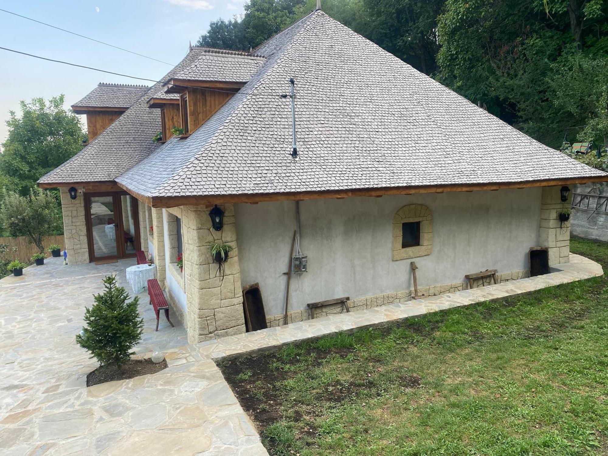 Casa Cu Sindrila Villa วาเลนี เด มุนเต ภายนอก รูปภาพ