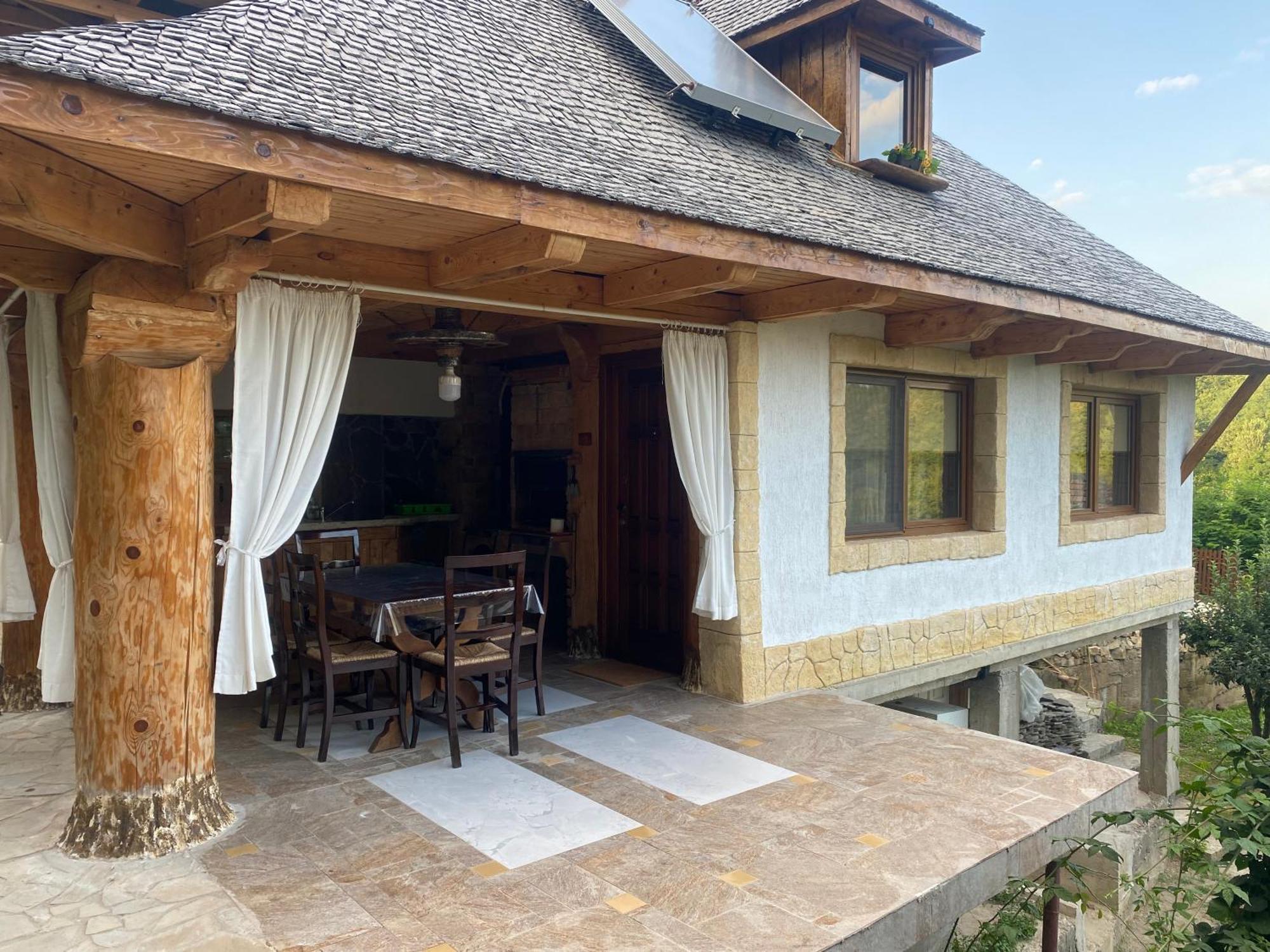 Casa Cu Sindrila Villa วาเลนี เด มุนเต ภายนอก รูปภาพ