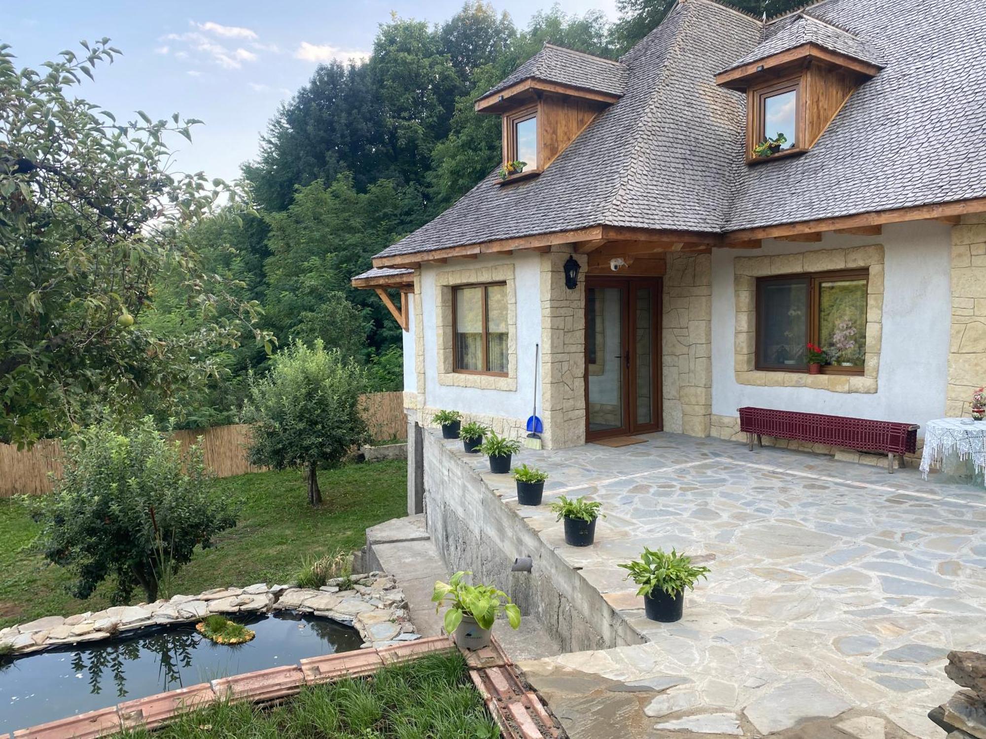 Casa Cu Sindrila Villa วาเลนี เด มุนเต ภายนอก รูปภาพ