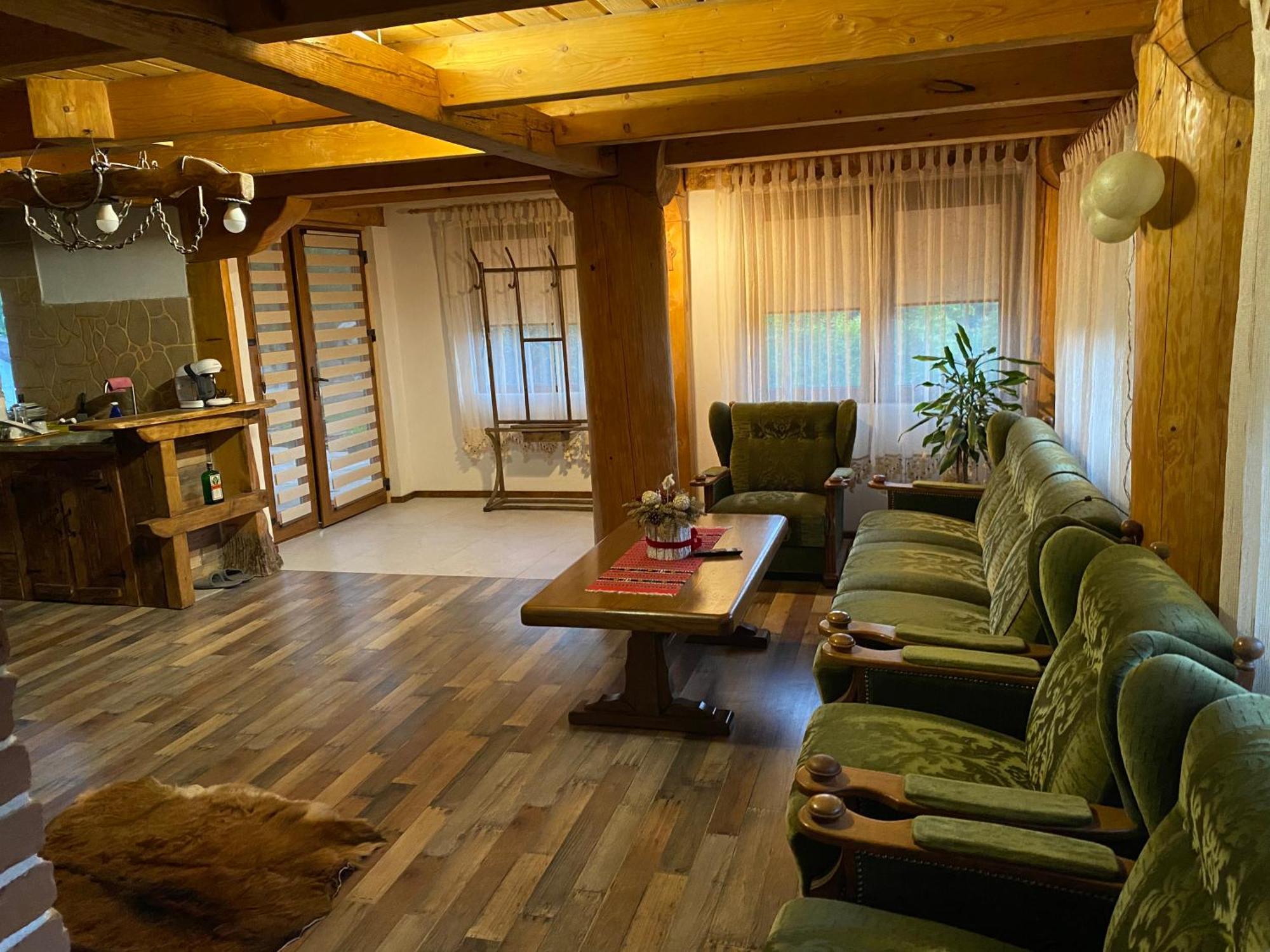 Casa Cu Sindrila Villa วาเลนี เด มุนเต ภายนอก รูปภาพ